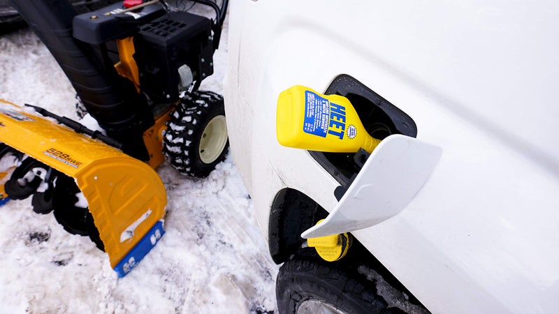 HEET Water Remover & Premium Gas Line Antifreeze, Removes Water from Fuel System, Prevents Gas-line Freezing, Winter Fuel Additive for Fast Cold Weather Starts, 12 fl. oz. - Image 4